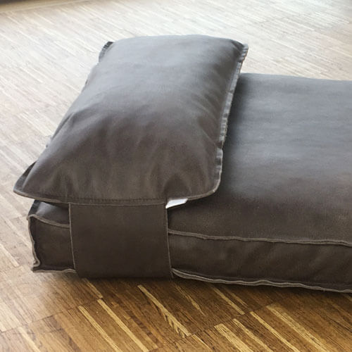 The Lounge Buffalo is a first-class dog bed!